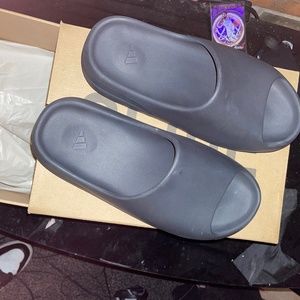 Yeezy Slides black onyx size 12